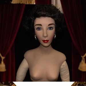 Collectable Elizabeth Taylor doll produced by the Franklin Mint